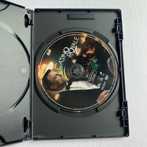 Casino Royals 007 DVD - Picture 3 of 4